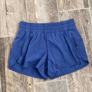 Lululemon Tracker short 4”